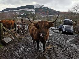 Cosy Modern Nordic Lodge w/ Loch View & Log Burner