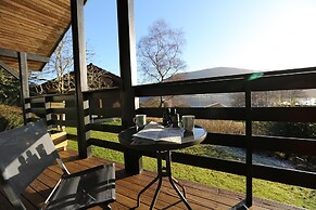 Cosy Modern Nordic Lodge w/ Loch View & Log Burner