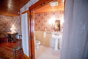 Round Barn Farm B & B Event Center