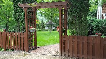 Round Barn Farm B & B Event Center