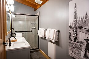 Haida House at Tllaal