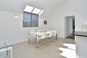 Moa Place - Christchurch Holiday Homes