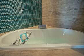 The Aoyama Grand Hotel