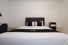 OYO 2557 The Apple Residence