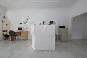 OYO 2557 The Apple Residence