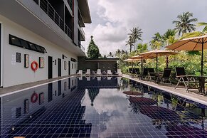 Roxy Sematan Villa & Townhouse