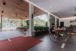 Roxy Sematan Villa & Townhouse
