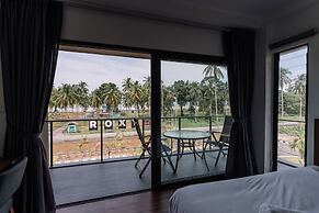 Roxy Sematan Villa & Townhouse
