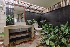 Roxy Sematan Villa & Townhouse
