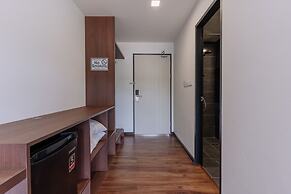 Roxy Sematan Villa & Townhouse