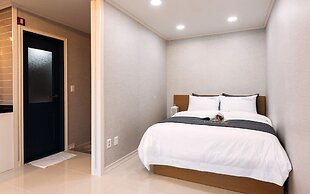 Yeosu Paradise Spa Pension