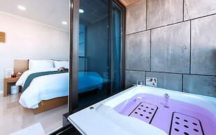 Yeosu Paradise Spa Pension