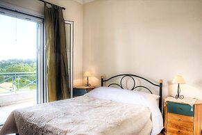 L'appartment de la riviere  by CorfuEscapes