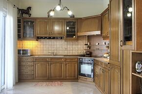 L'appartment de la riviere  by CorfuEscapes