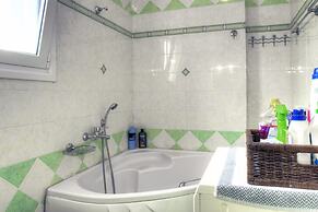 L'appartment de la riviere  by CorfuEscapes