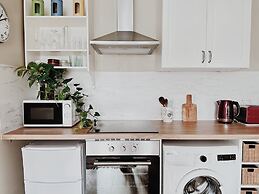The Loft 2BR Duplex, Central & Parking