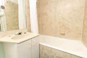 626 Ocean View Hollywood Studio