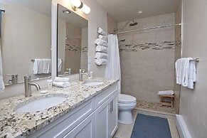 Breakaway West #212 2 Bedroom Condo by RedAwning