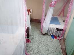 Tarino Bar And Lodging