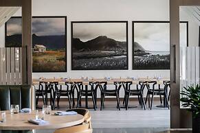 Renaissance Milwaukee West Hotel