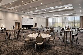 Renaissance Milwaukee West Hotel