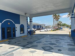 Sunrise Inn & Suites