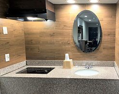 Sunrise Inn & Suites