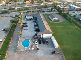 Sunrise Inn & Suites