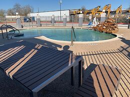Sunrise Inn & Suites