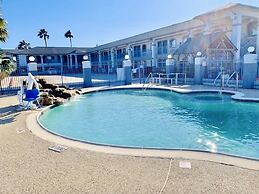Sunrise Inn & Suites