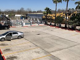 Sunrise Inn & Suites