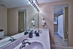 Celadon: Unit 102 by Forehand Rentals