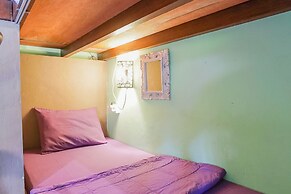 Padi-Padi Hostel & Bar