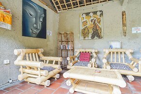 Padi-Padi Hostel & Bar