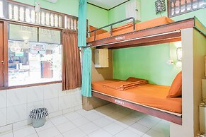 Padi-Padi Hostel & Bar