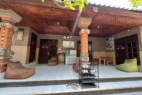 Padi-Padi Hostel & Bar