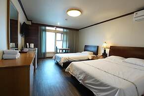 Benikea Mountain and Sea Daepo Port