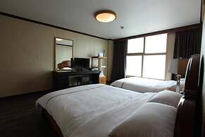 Benikea Mountain and Sea Daepo Port