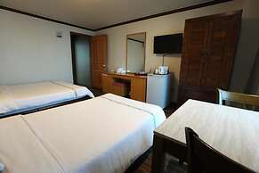 Benikea Mountain and Sea Daepo Port