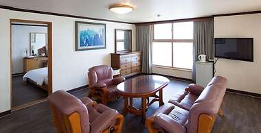 Benikea Mountain and Sea Daepo Port