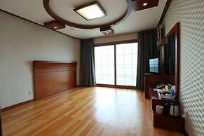 Benikea Mountain and Sea Yangyang