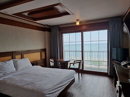 Benikea Mountain and Sea Yangyang