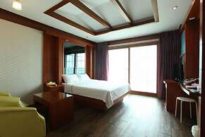 Benikea Mountain and Sea Yangyang