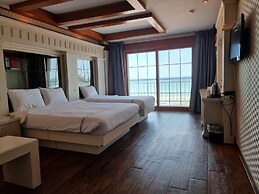 Benikea Mountain and Sea Yangyang