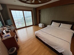 Benikea Mountain and Sea Yangyang