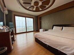 Benikea Mountain and Sea Yangyang