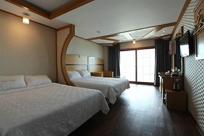 Benikea Mountain and Sea Yangyang