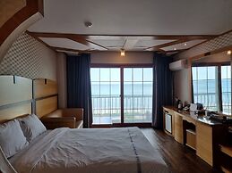 Benikea Mountain and Sea Yangyang