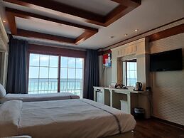 Benikea Mountain and Sea Yangyang