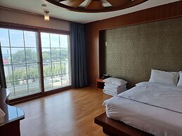 Benikea Mountain and Sea Yangyang